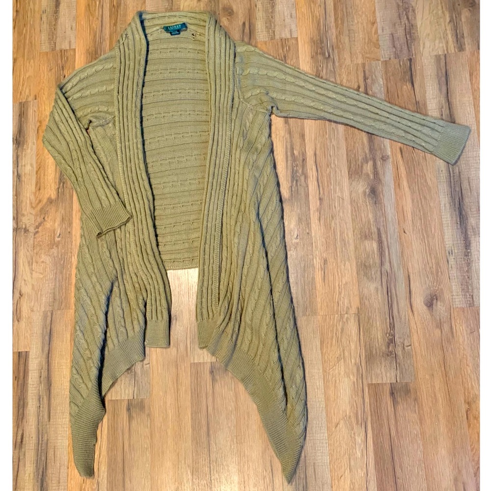 **small hole located near tag on collar**